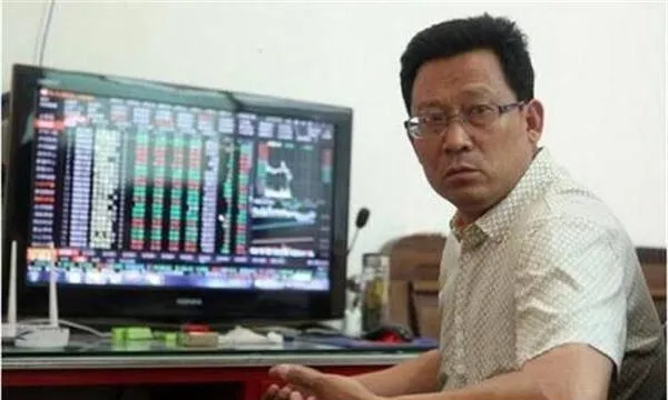 如何根据个股即时走势囝确定卖出点?股价出现跳水时如何卖出? how-to-determine-the-sell-point-based-on-the-realtime-movement-of-individual-stocks-how-do-i-sell-when-the-stock-price-dives